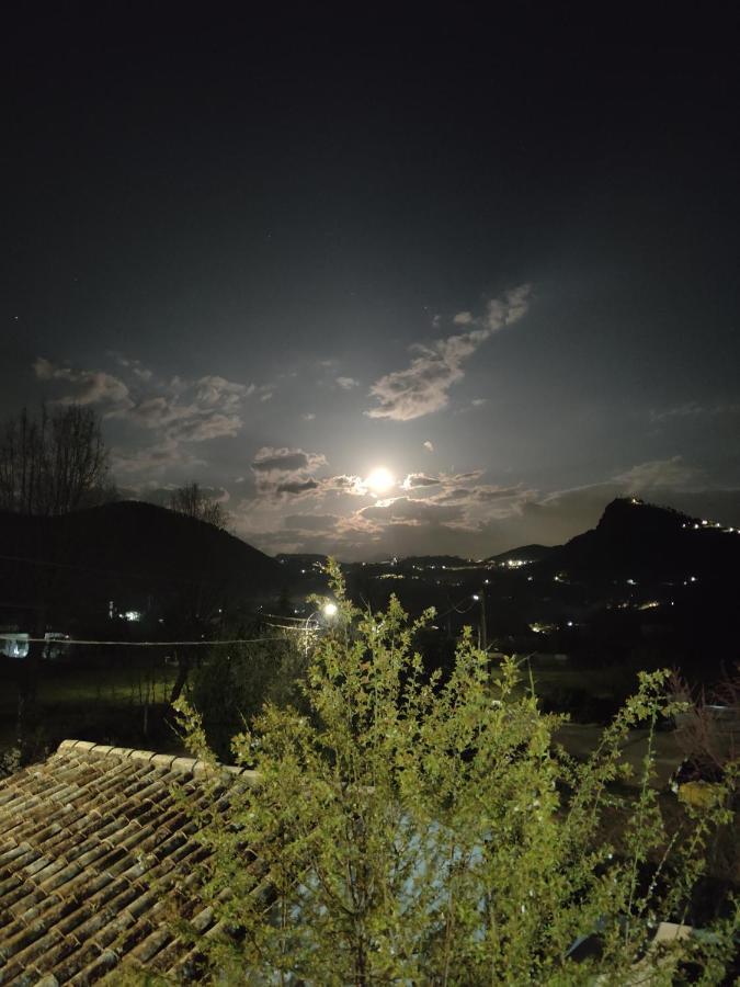Casale Dei Ricordi Bed and Breakfast Arce Buitenkant foto