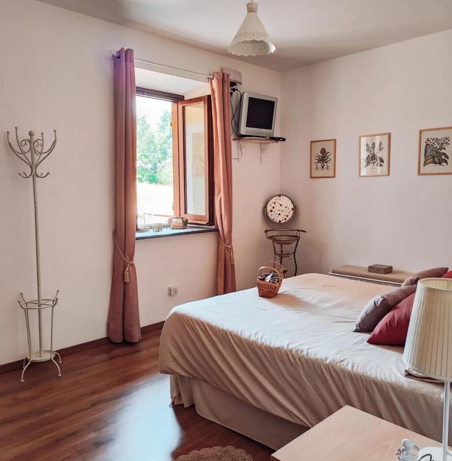Casale Dei Ricordi Bed and Breakfast Arce Buitenkant foto