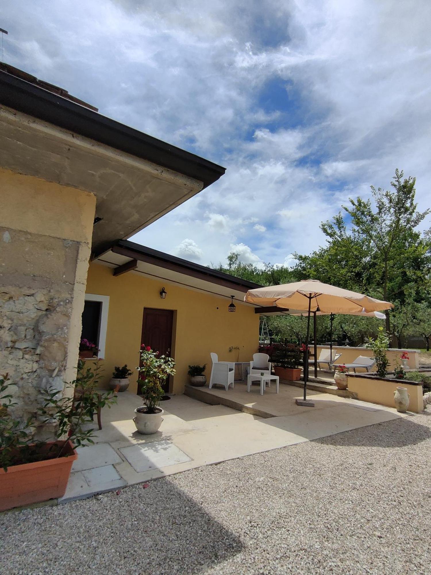 Casale Dei Ricordi Bed and Breakfast Arce Buitenkant foto